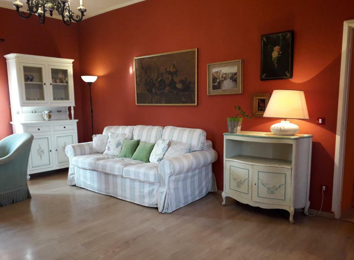 Alle Preci Country House Santa Restituta Luaran gambar