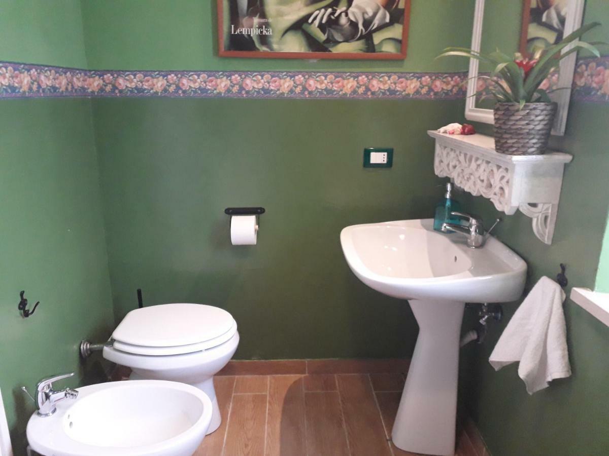 Alle Preci Country House Santa Restituta Luaran gambar