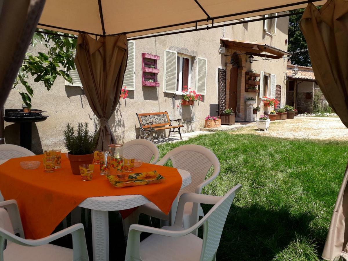 Alle Preci Country House Santa Restituta Luaran gambar